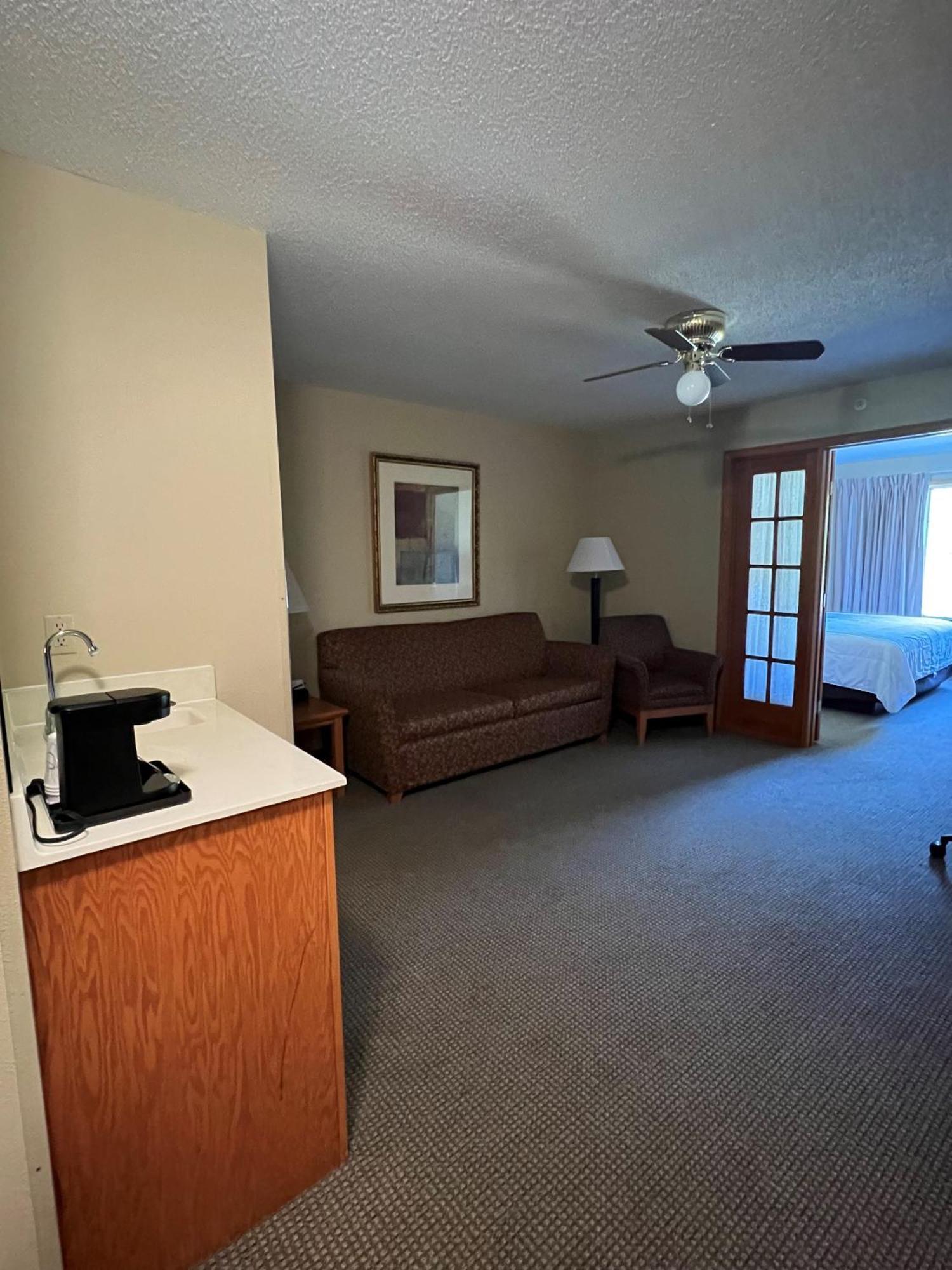 Country Inn Walker Luaran gambar